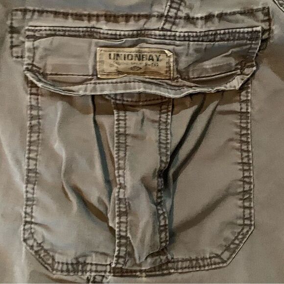 UNIONBAY Cargo Shorts Men’s 40 Green. - Picture 7 of 13